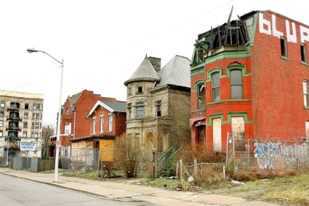 run down detroit buildings homes 2008 - 2016 depression