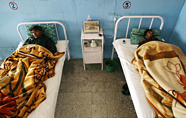50 dead after indian hospital strike of doctors